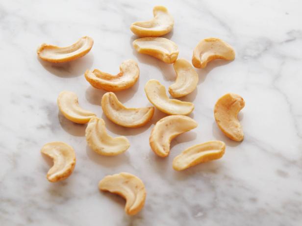 Сколько полезной и здоровой пищи в 100 калориях