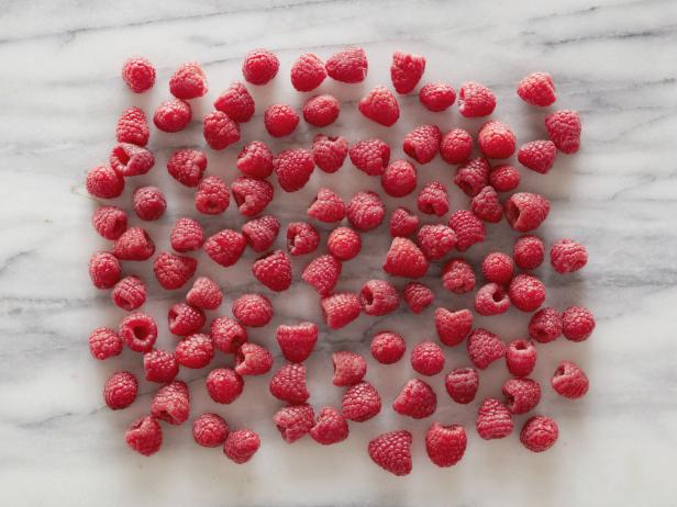 Сколько полезной и здоровой пищи в 100 калориях