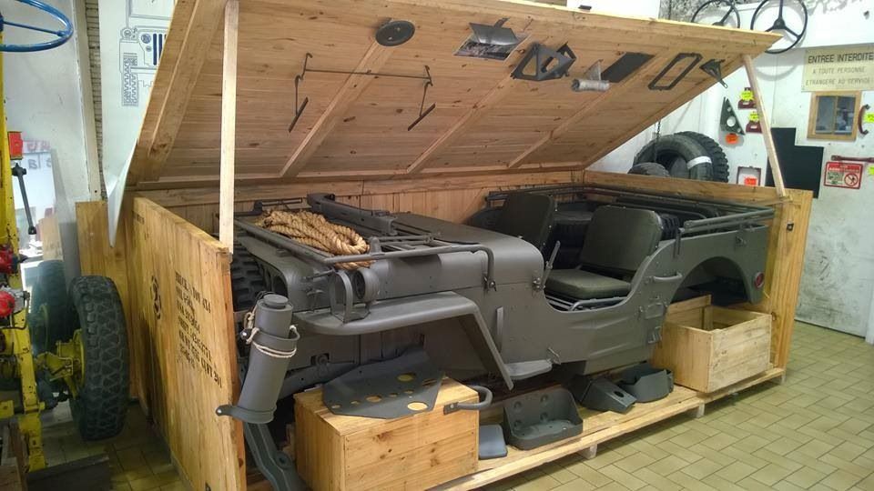 Willys MB Jeep в упаковке