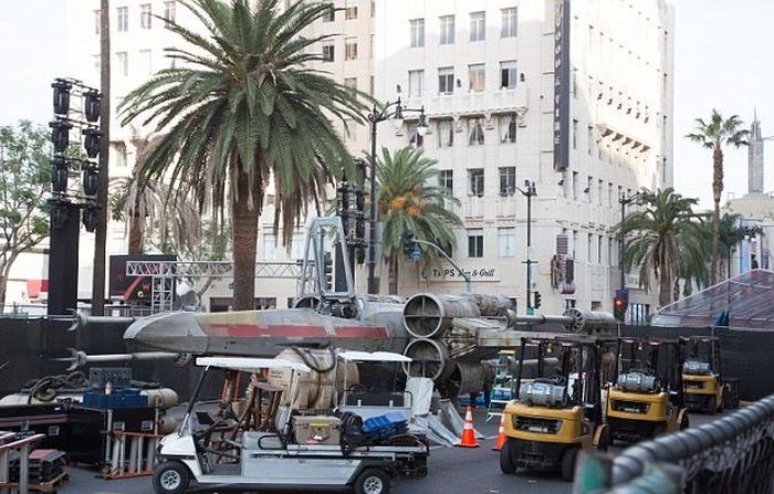 В Лос-Анджелесе появился полноразмерный истребитель X-wing