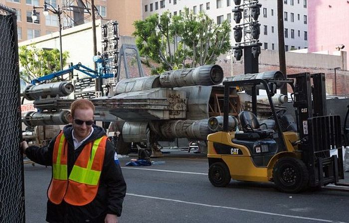 В Лос-Анджелесе появился полноразмерный истребитель X-wing