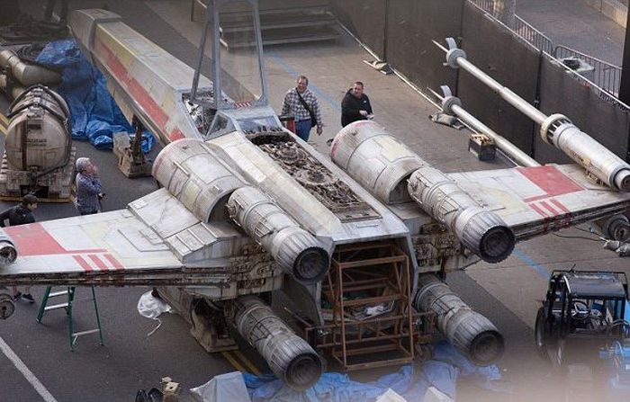 В Лос-Анджелесе появился полноразмерный истребитель X-wing