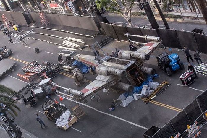 В Лос-Анджелесе появился полноразмерный истребитель X-wing
