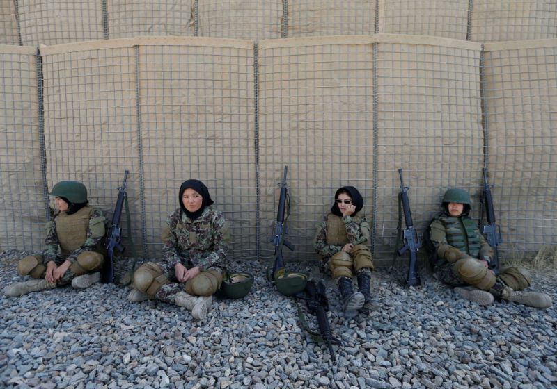 Женщины на обучении в военной академии Кабула