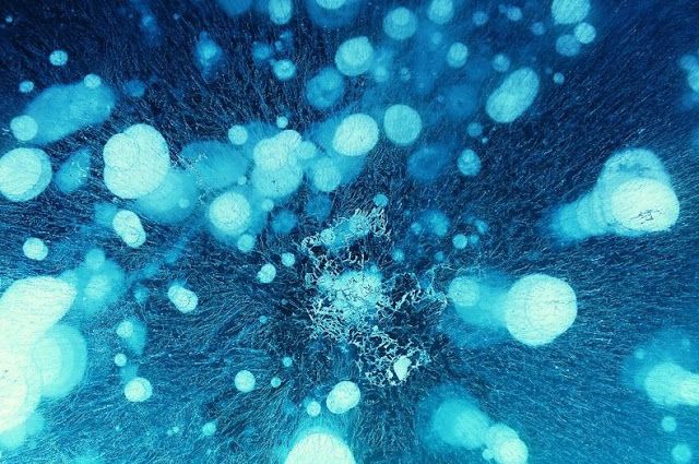 Замерзшая вода