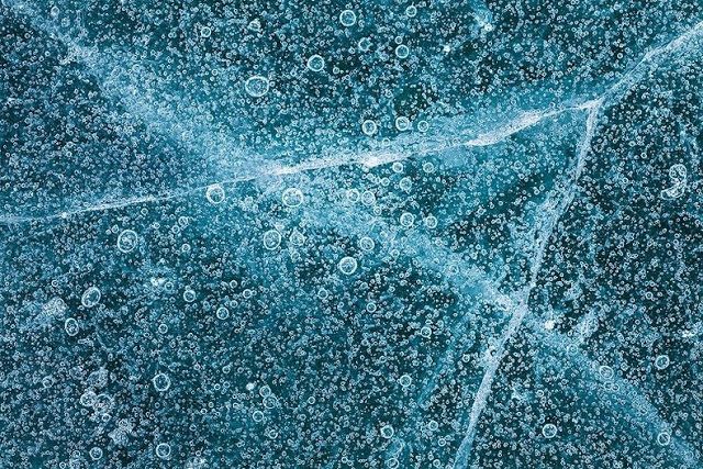 Замерзшая вода