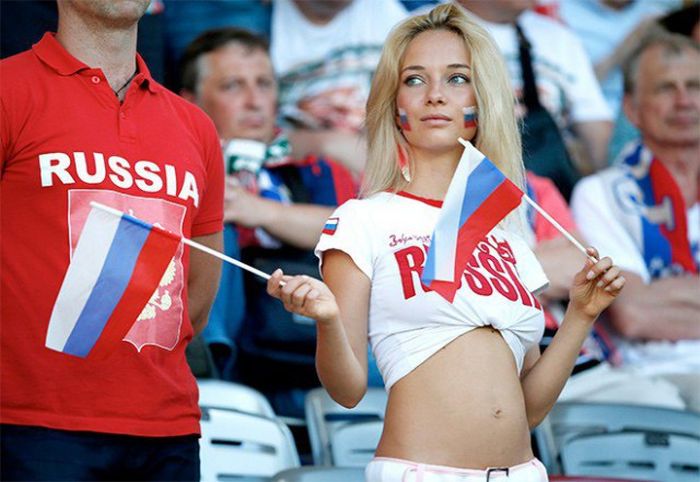 Самые красивые российские болельщицы 2016 года