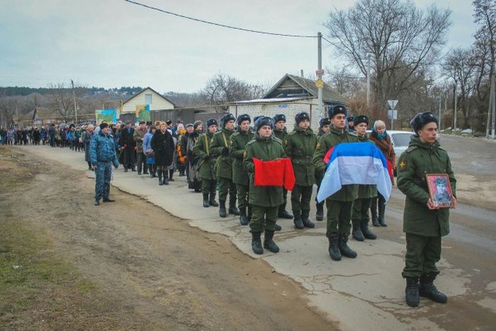 Захоронение останков советского солдата