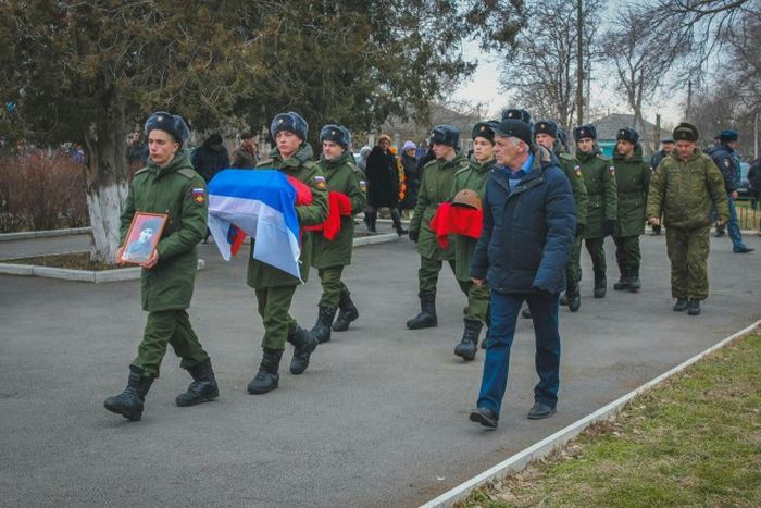 Захоронение останков советского солдата