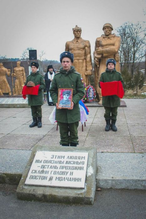 Захоронение останков советского солдата