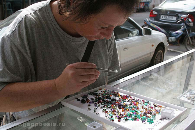 Рынок драгоценных камней Чантабури в Таиланде