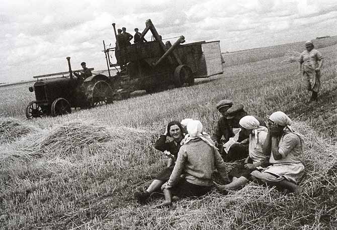 Образ женщины в советской фотоклассике Образ женщины в советской фотоклассике