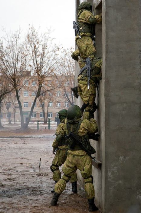 Знакомство с возрожденным нженерно-саперным штурмовым батальоном