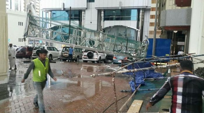 Последствия урагана в ОАЭ: Дубай и Абу-Даби затопило