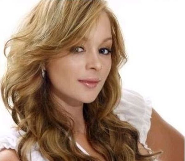 Угадайте - чья это дочь? (4 фото)