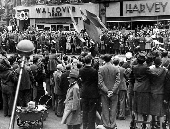 Как 70 лет назад праздновали победу в Великобритании