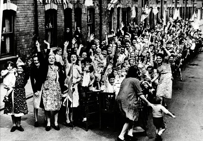 Как 70 лет назад праздновали победу в Великобритании