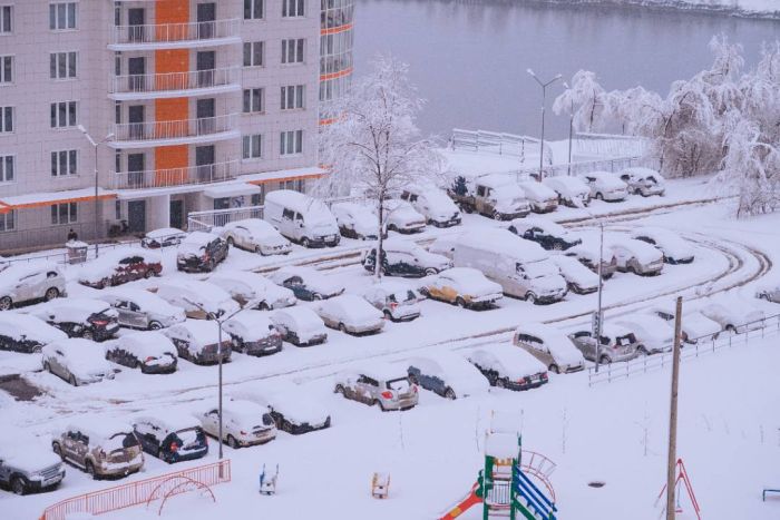 Последствия сильного снегопада в Красноярске