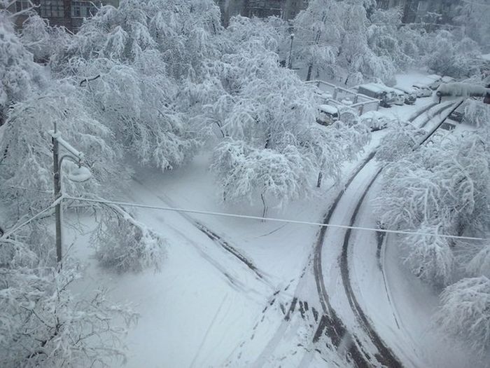 Последствия сильного снегопада в Красноярске
