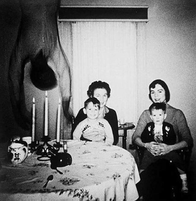 16 странных фотографий, которые будут являться вам в ночных кошмарах