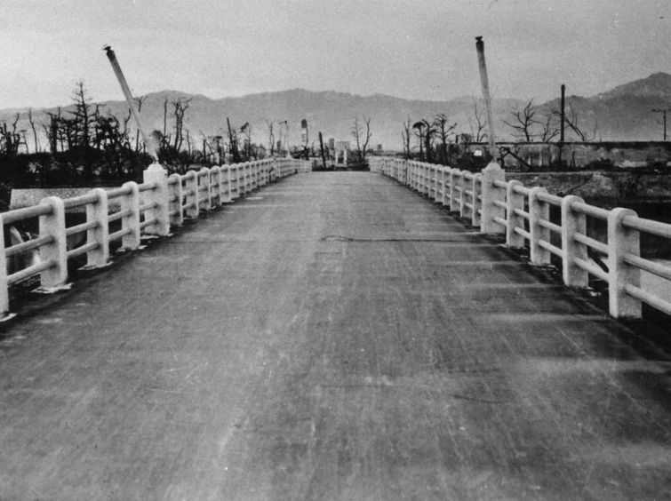 Фотографии Хиросимы после бомбардировки и спустя 70 лет