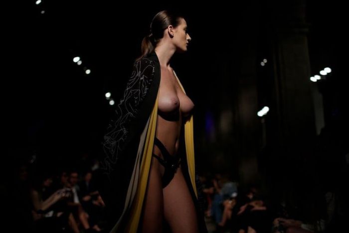 Алехандра Гилман на модном показе Mercedes-Benz Fashion Week