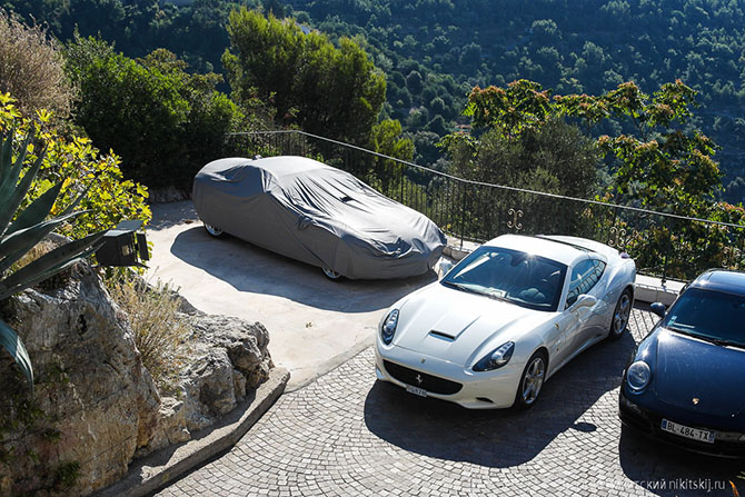 Прогулка по богемному поселку Эз