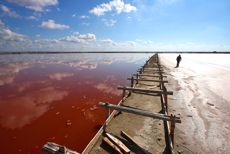 Водоемы необычных цветов