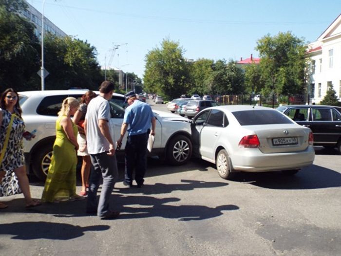 Жена бывшего губернатора Курганской области устроила тройное ДТП