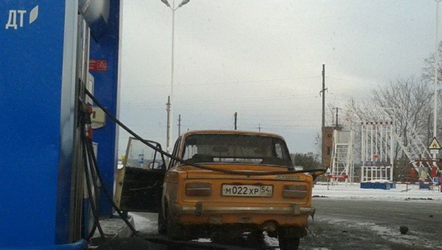 Странности, которые можно увидеть на заправках