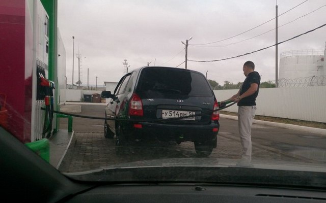 Странности, которые можно увидеть на заправках