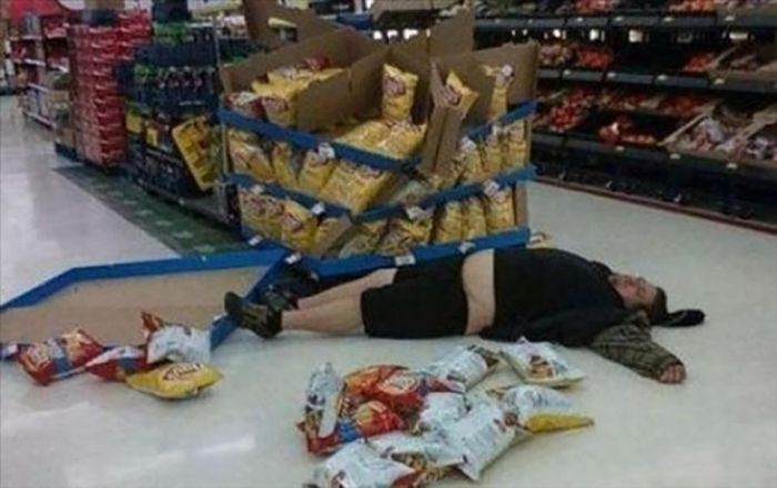 Когда пьяные люди решают прилечь