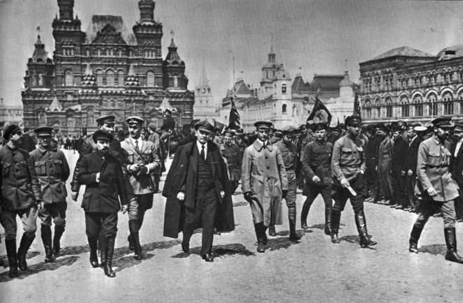7 знаменитых парадов на Красной площади