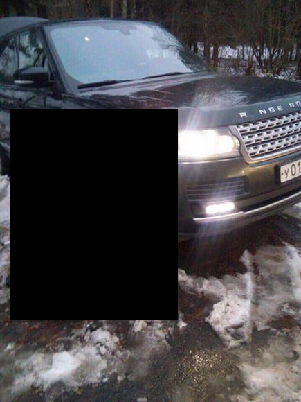 Мужчина погиб под колесами собственного автомобиля