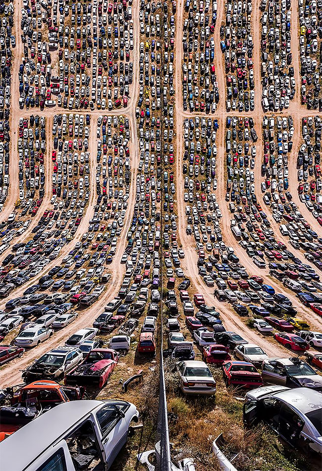 Турецкий фотограф «сгибает» города
