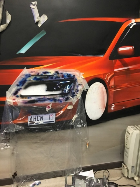 Реалистичный рисунок спорткара Mitsubishi Lancer Evo