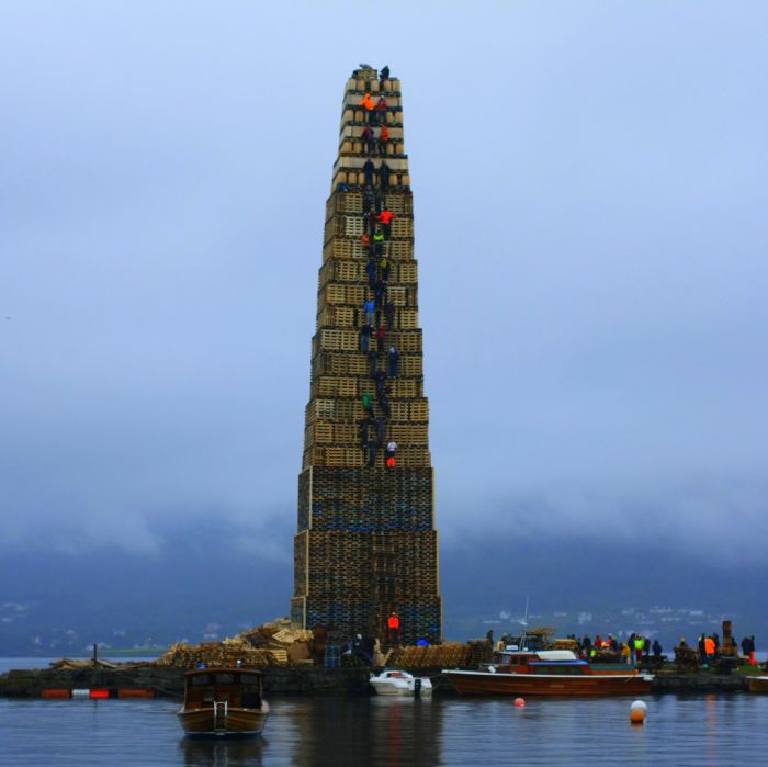 Самый большой костёр в мире (11 фото)