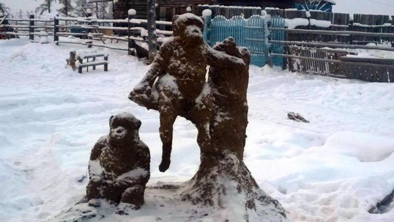 Якутский скульптор вылепил петушка из дерьма