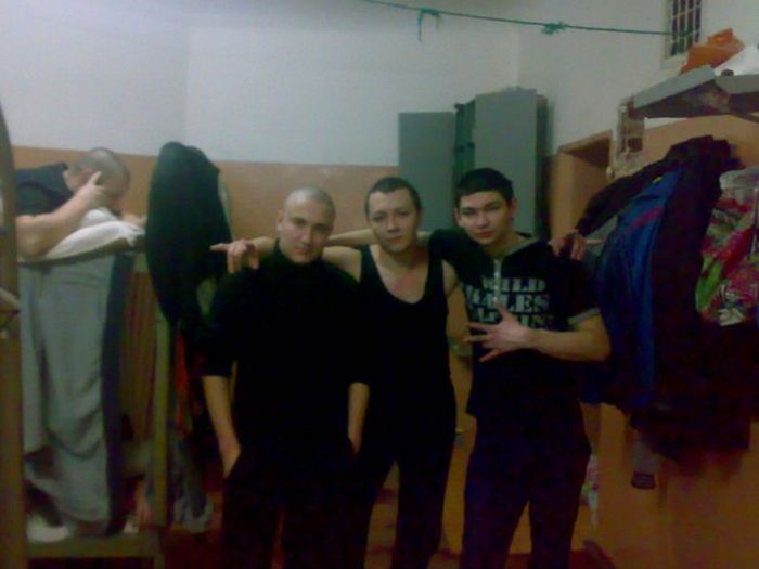 Как убийцы отбывают срок (12 фото)