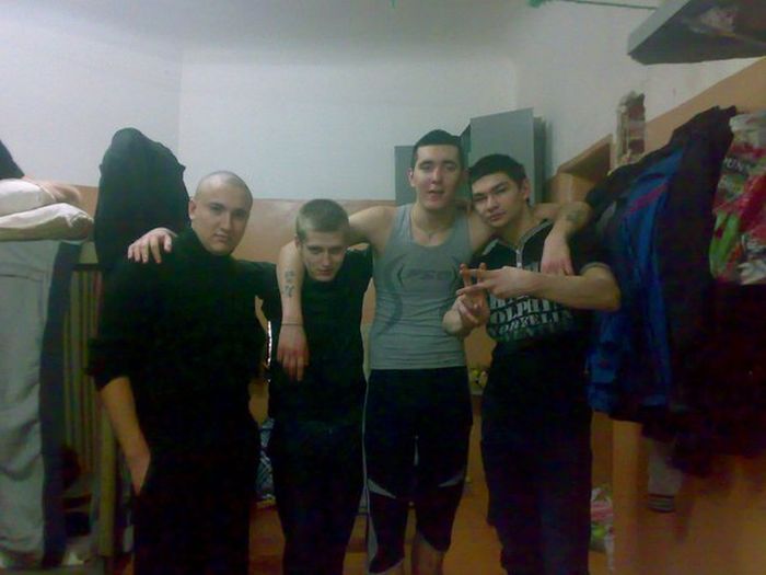 Как убийцы отбывают срок (12 фото)