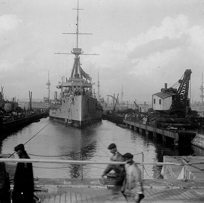 109 лет «Неустрашимому»