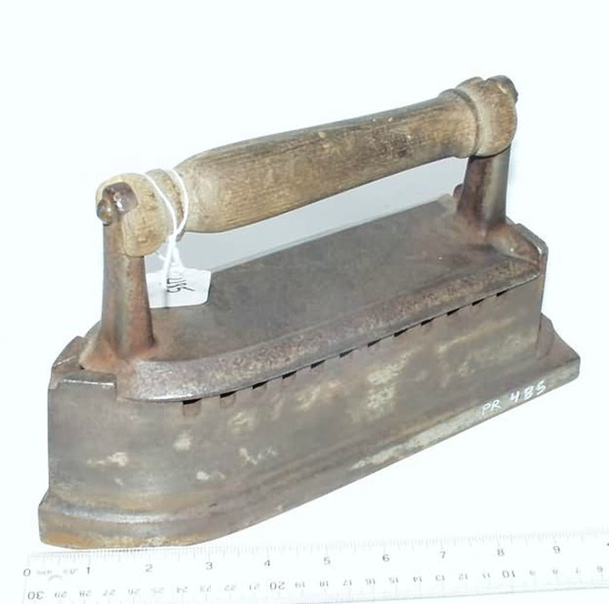 Утюгу 379 лет