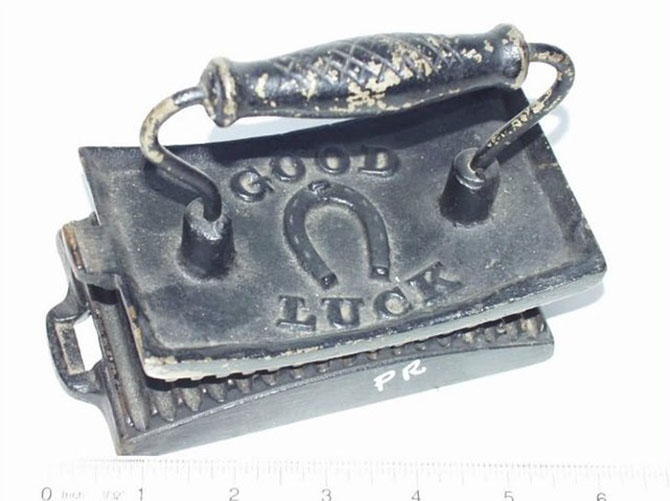 Утюгу 379 лет