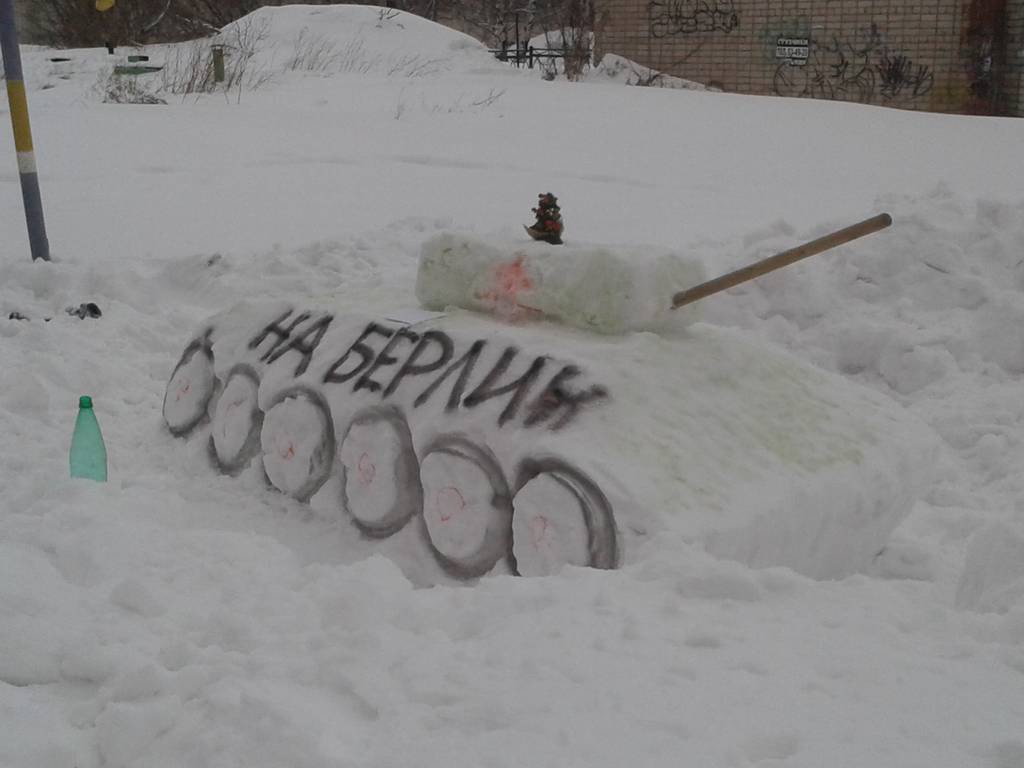 Множество танков появились в огородах россиян
