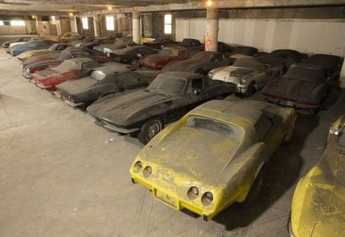 Брошенные легендарные ретро автомобили