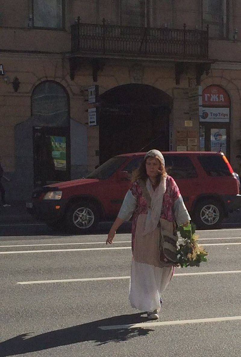 Модные персонажи на питерских улицах
