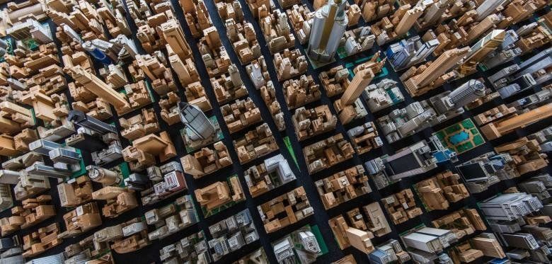 Мегаполис из бумаги, на строительство которого ушло 65 лет