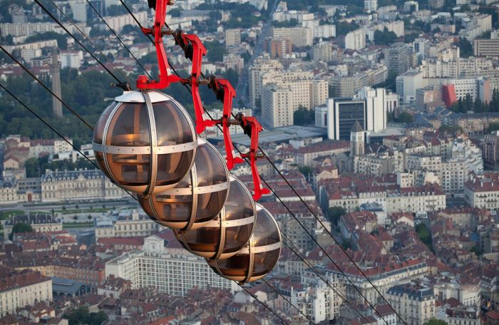 10 самых впечатляющих канатных дорог мира 10 самых впечатляющих канатных дорог мира