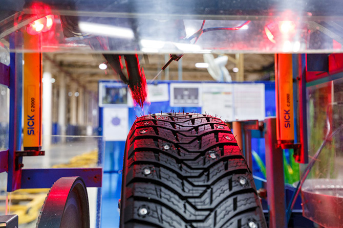 Michelin — как делают ошиповку на зимних шинах