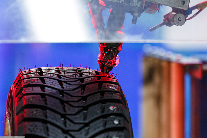 Michelin — как делают ошиповку на зимних шинах